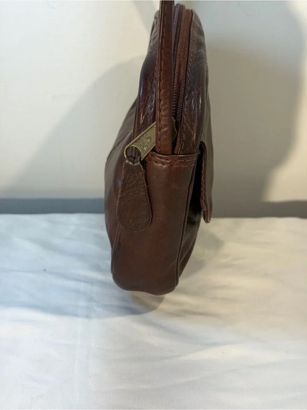 Vintage Classic Brown Leather Crossbody Bag - Unbranded